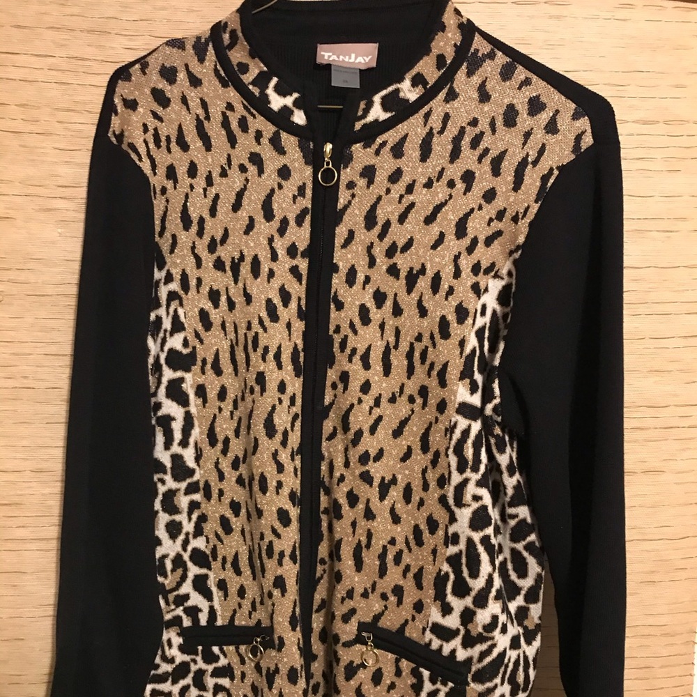 Beautiful animal print zip up sweater 2XL